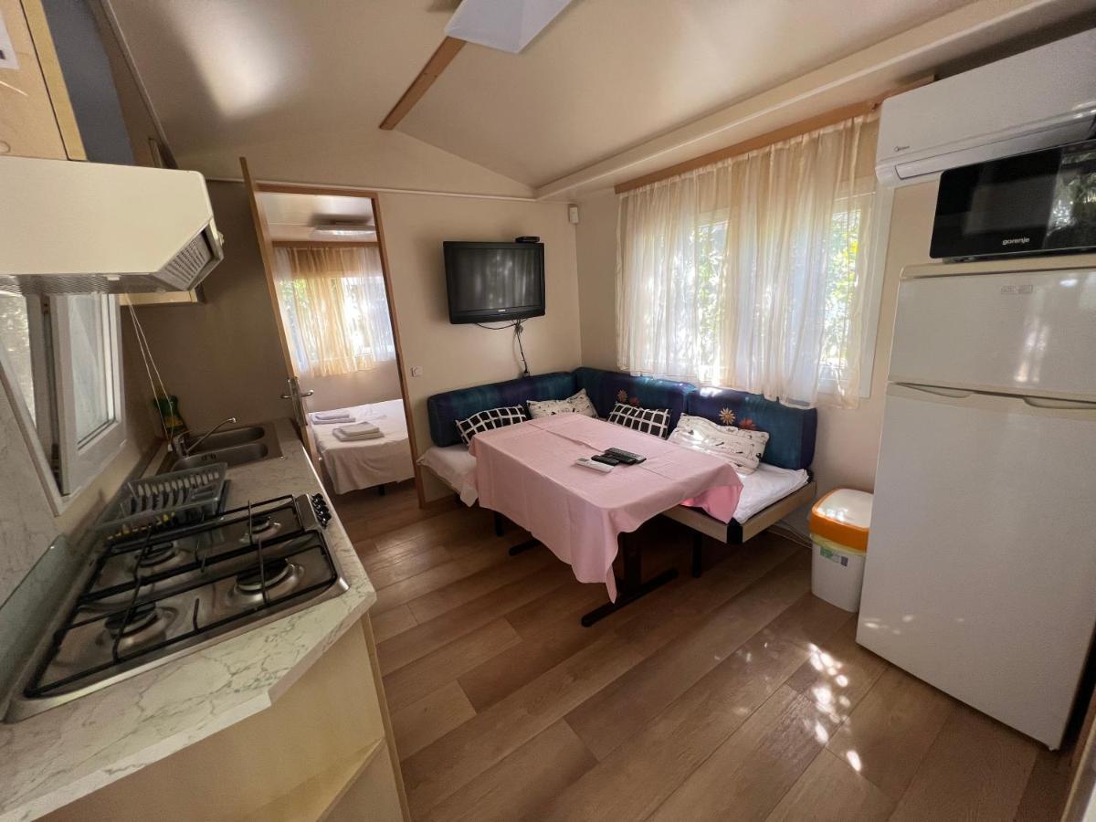 Villa Dalibor wellness, 2 jacuzzies, sauna, parking, grill, observatory, Mediterranean garden Nin Esterno foto
