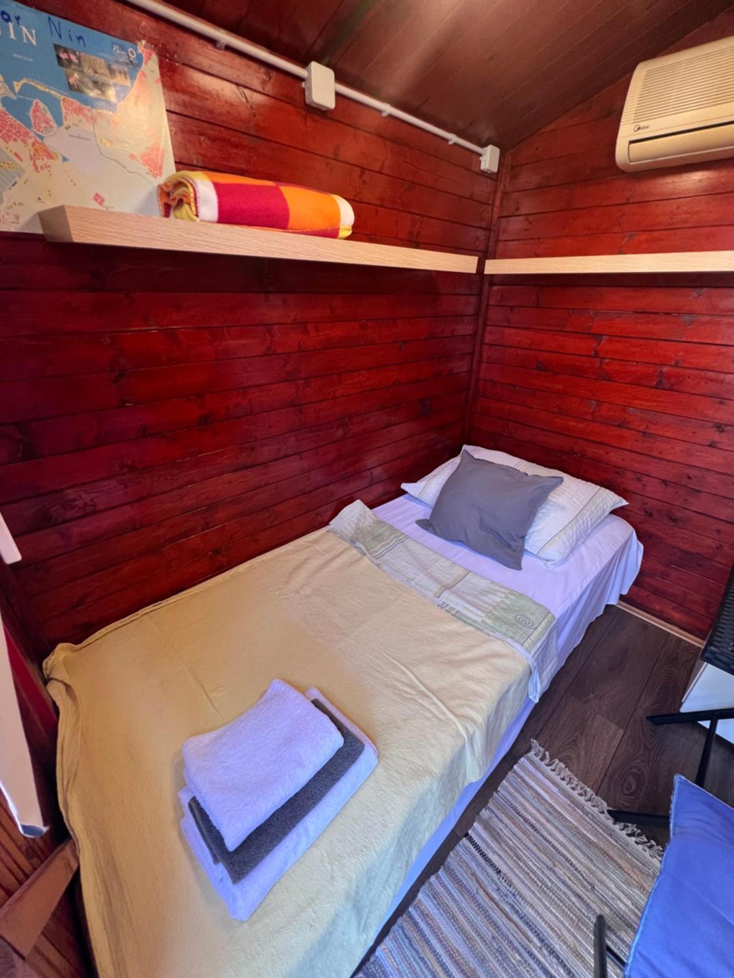 Villa Dalibor wellness, 2 jacuzzies, sauna, parking, grill, observatory, Mediterranean garden Nin Esterno foto