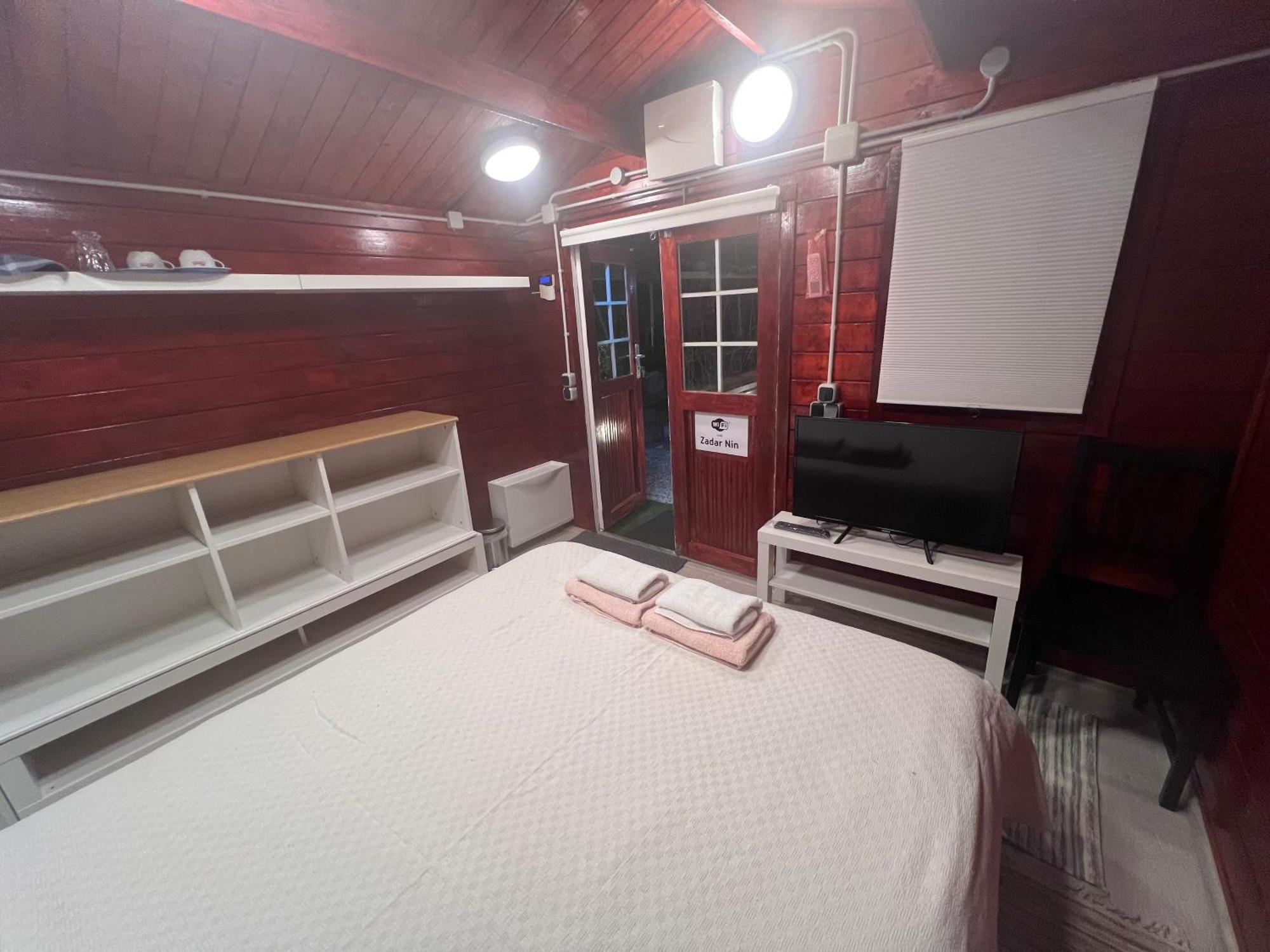 Villa Dalibor wellness, 2 jacuzzies, sauna, parking, grill, observatory, Mediterranean garden Nin Esterno foto