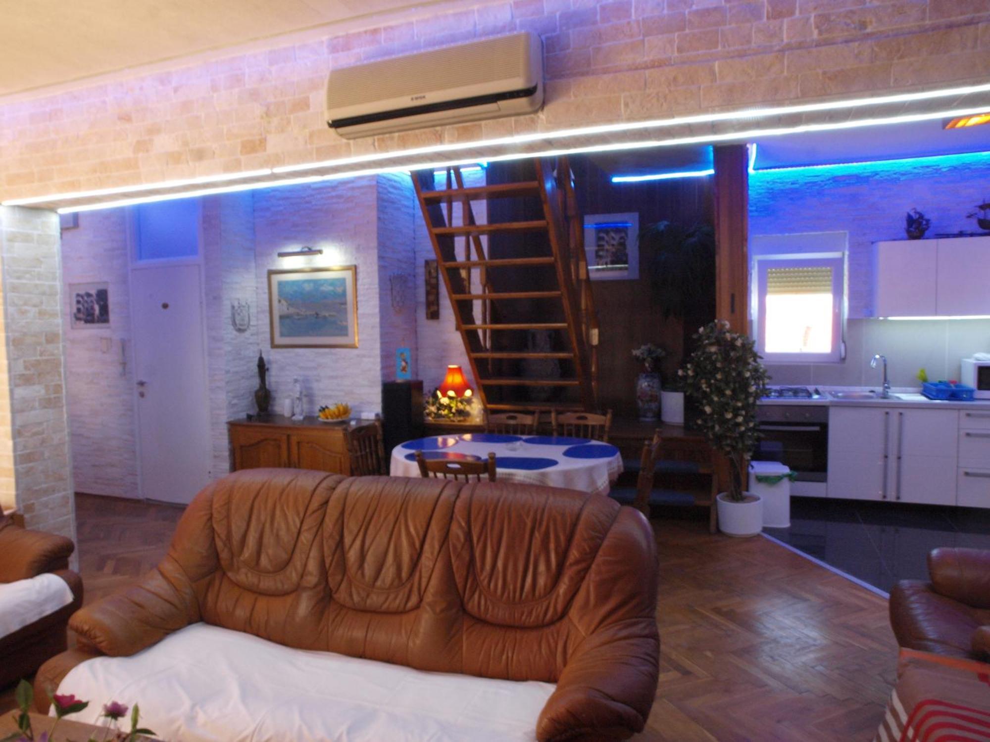 Villa Dalibor wellness, 2 jacuzzies, sauna, parking, grill, observatory, Mediterranean garden Nin Esterno foto